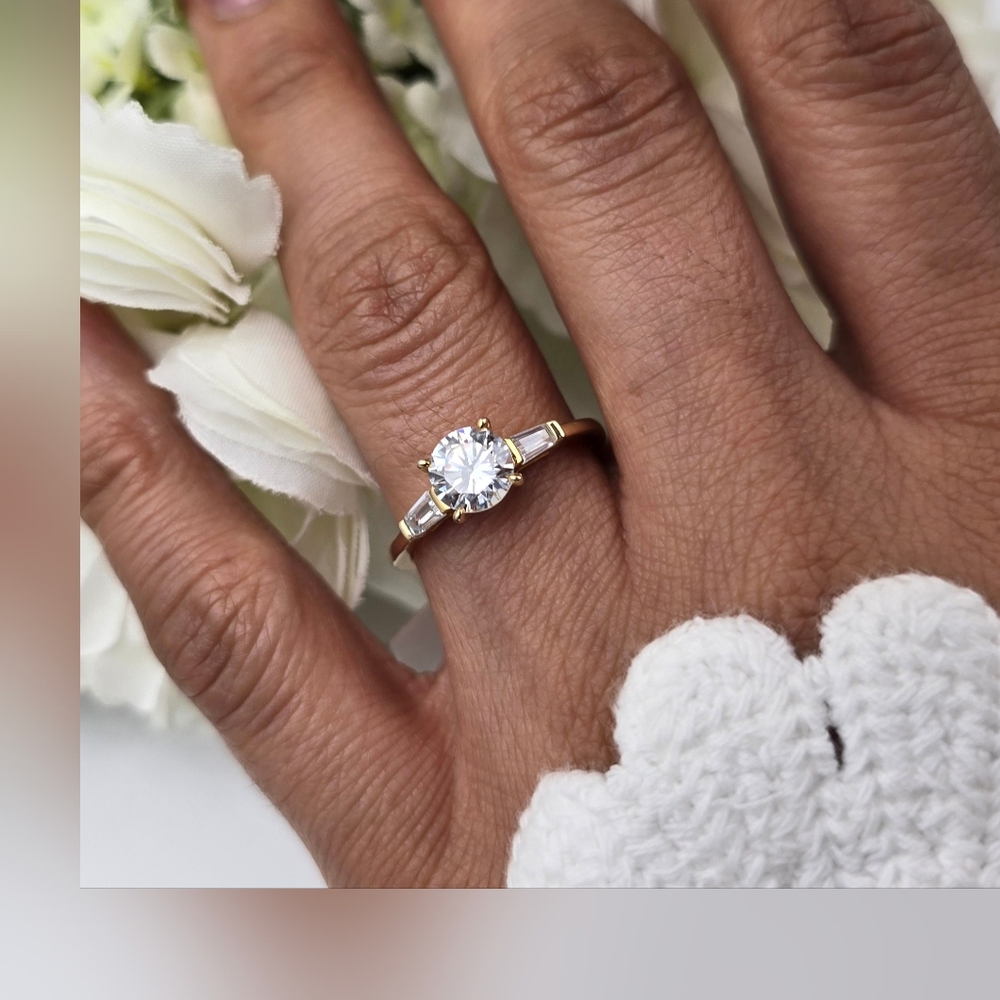 🥰 FAYE ENGAGEMENT STERLING SILVER RING - Picture 4 of 8